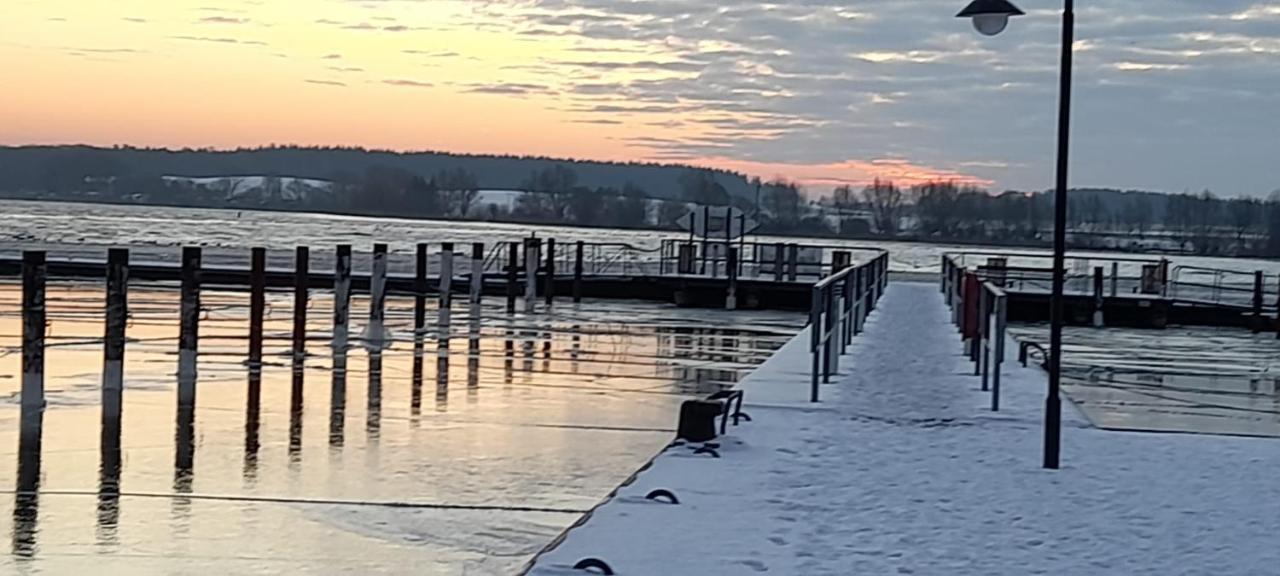 Ferienanlage Mueritz Seeromantik Sietow Dorf Bagian luar foto