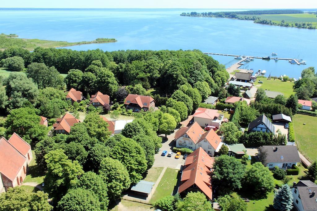 Ferienanlage Mueritz Seeromantik Sietow Dorf Bagian luar foto