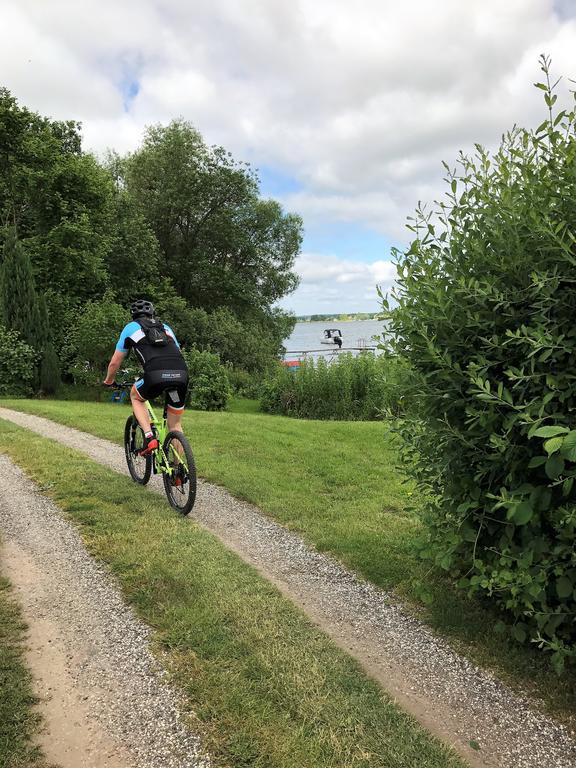 Ferienanlage Mueritz Seeromantik Sietow Dorf Bagian luar foto